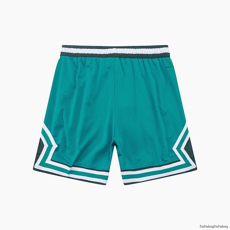 AJ sporty green shorts