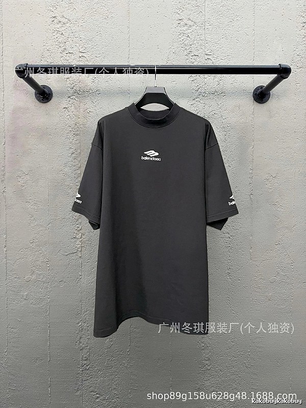 Balenciaga minimalist style black T-shirt