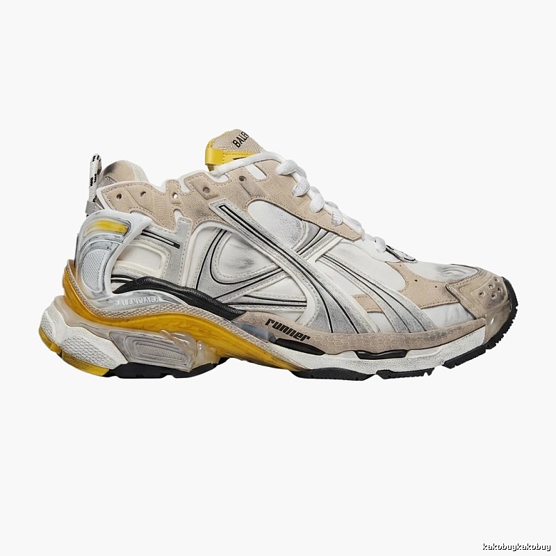 Balenciaga retro-style sports shoes