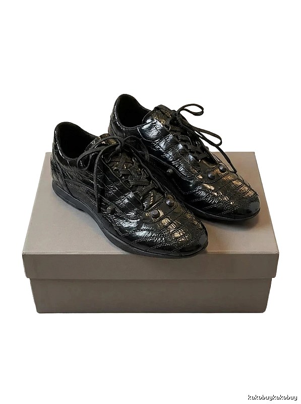Balenciaga shiny trendy black shoes