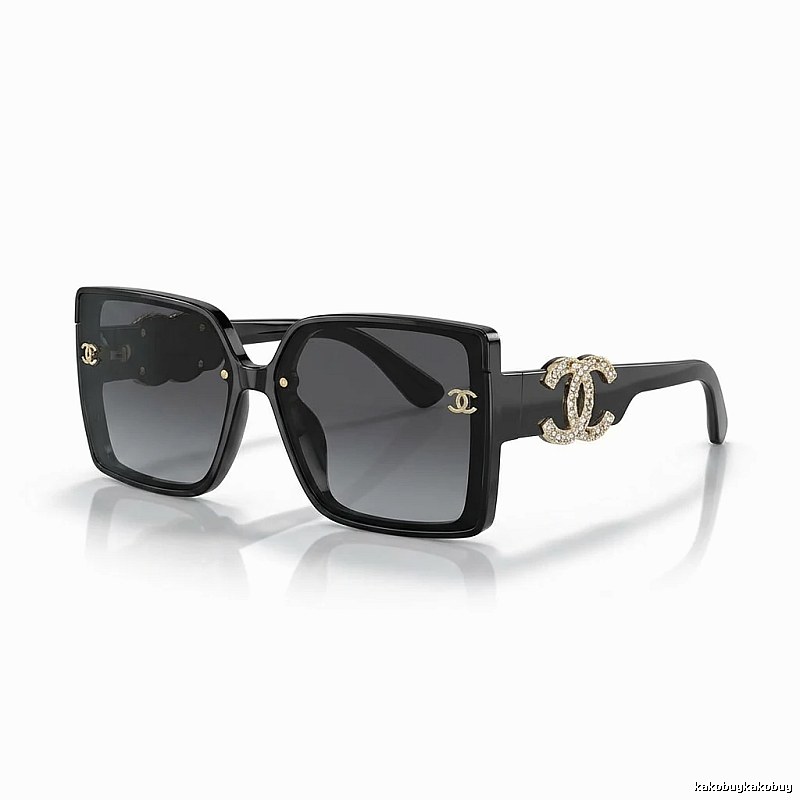 Chanel's classic and luxurious style sunglasses