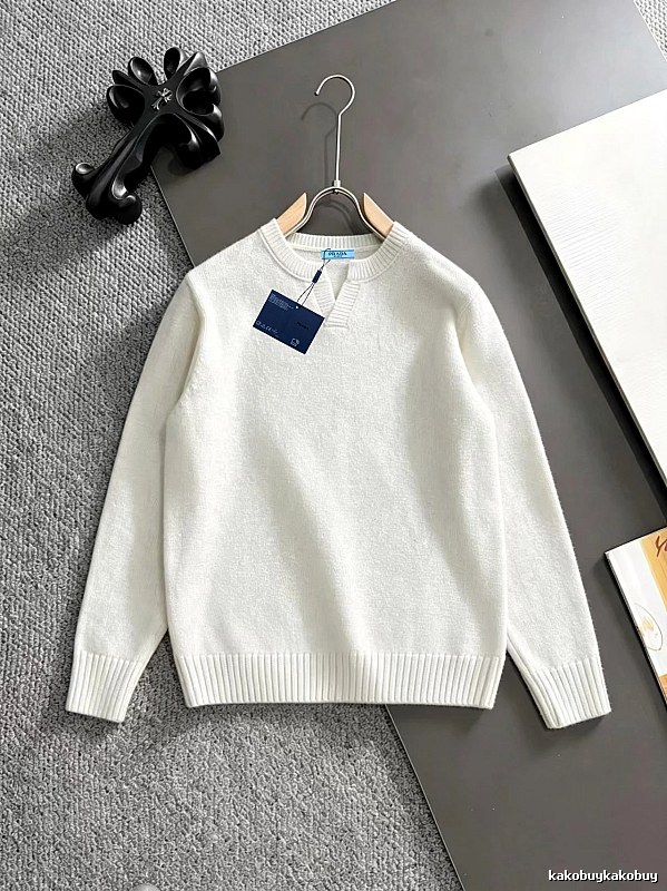 Cream Crewneck Knit Sweater with Knit Sweater for Daily Wear