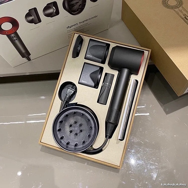 Dyson Supersonic Hair Dryer Gift Set