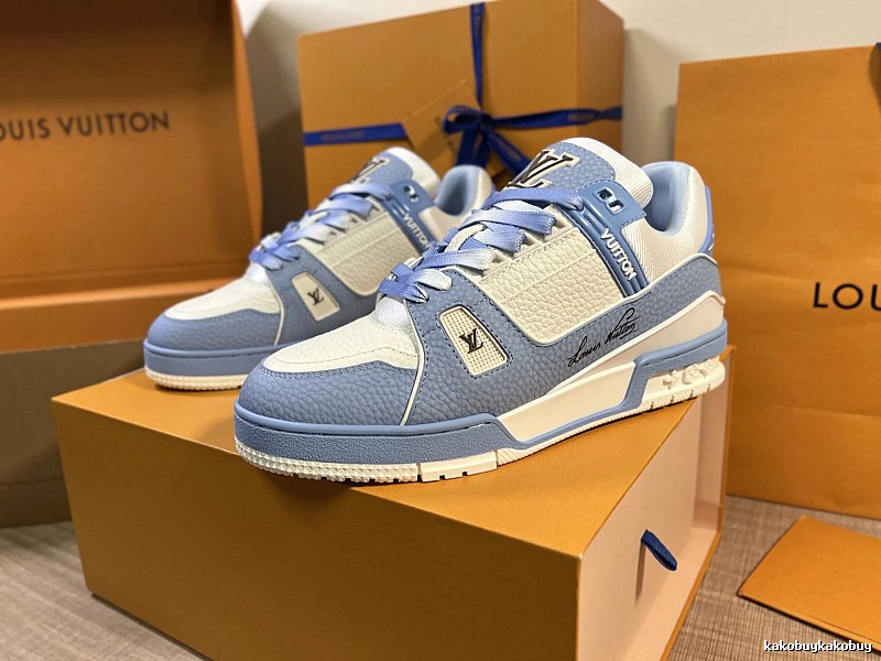 Louis Vuitton Blue Cream Low-top Beside Branded Blue Low-top Sneaker for Photo Ready Styling