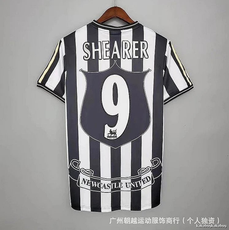 Manchester United Relaxed Beckham #7 soccer jersey White Black Retro with Versatile Design