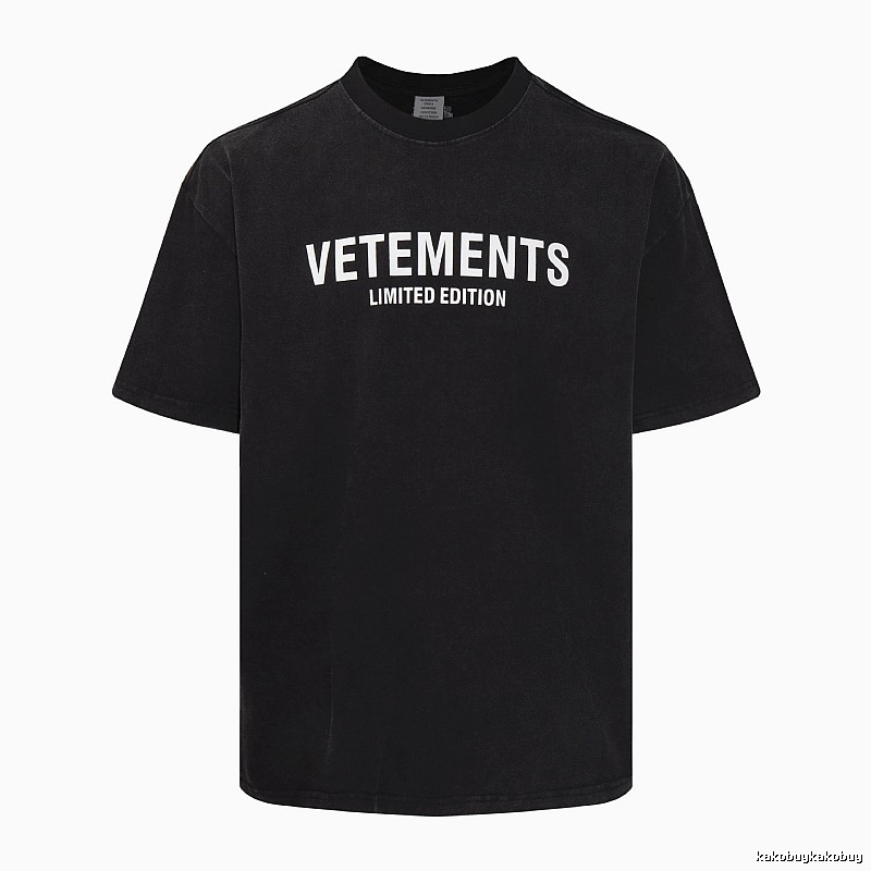 Monogram Statement graphic T-shirt Black Colorful Lucky for Layered Styling