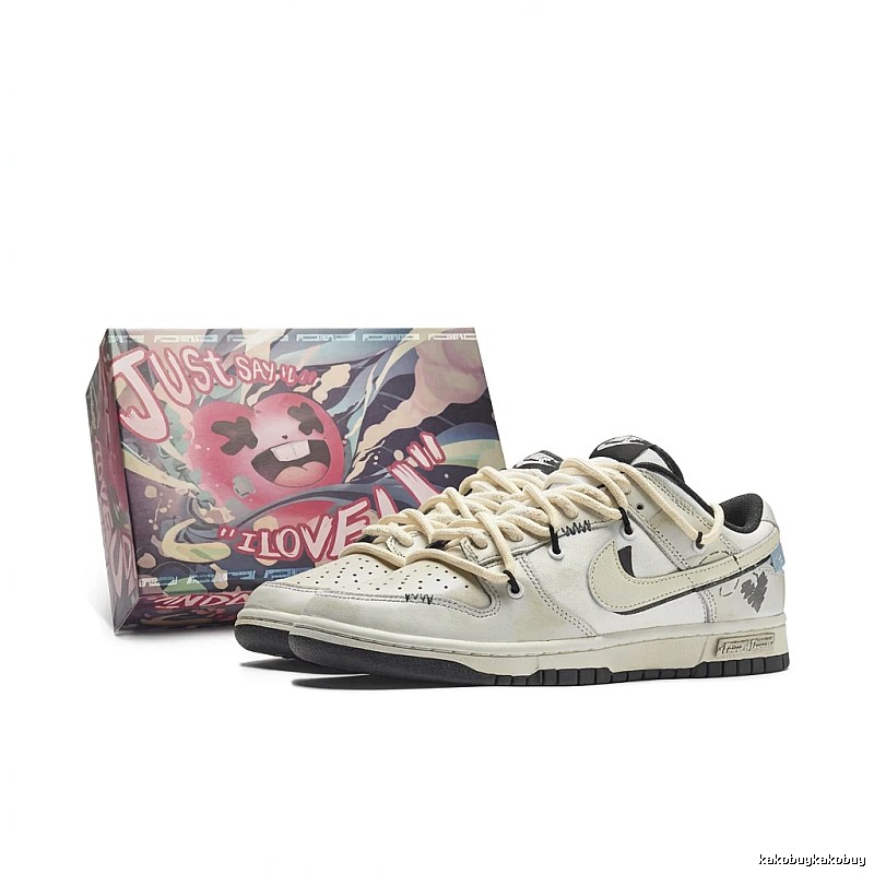 Nike retro-style off-white sneakers