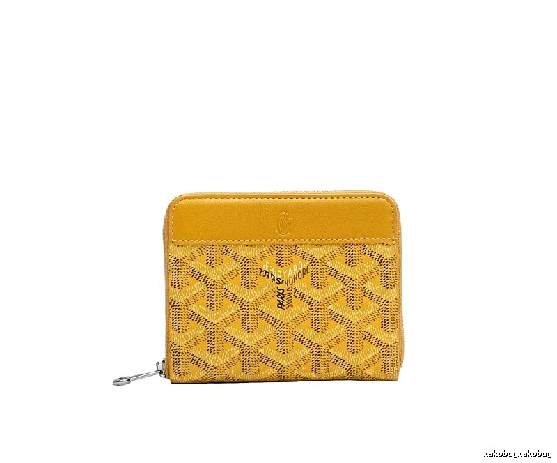 The classic yellow wallet of GOYARD
