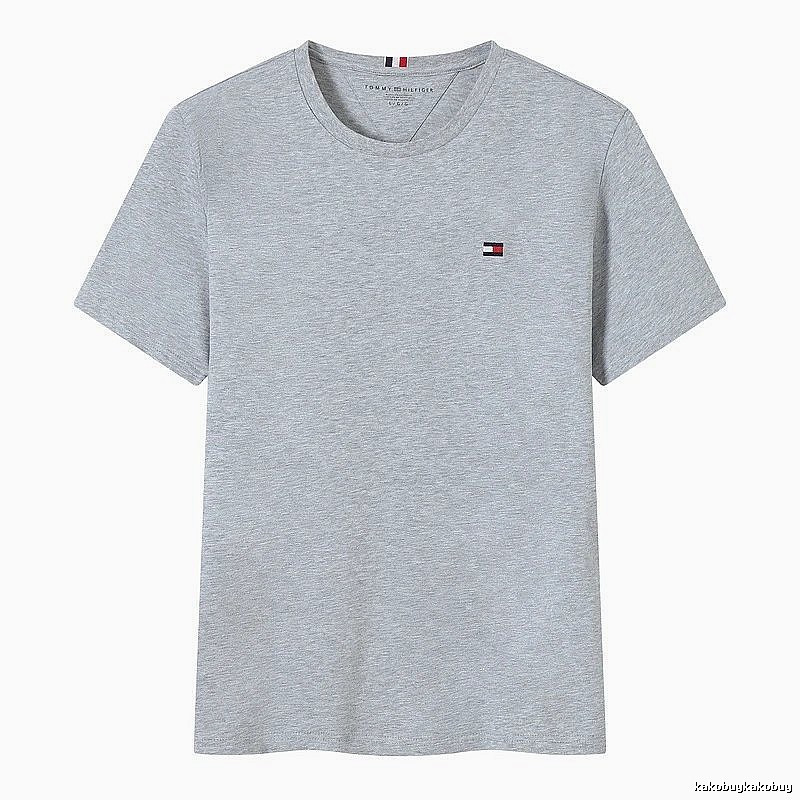 Tommy Hilfiger Gray Logo T-Shirt Streetwear Look
