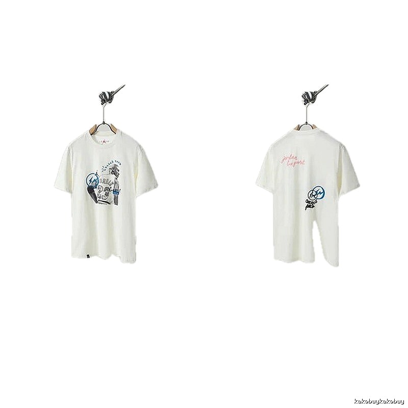 Travis Scott x Jordan Co-branded Graffiti-style Off-white T-shirt